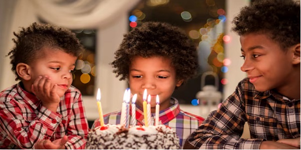 إذا قسمنا 7 كعكات على 3 أطفال بالتساوي، كم كعكة يحصل عليها كل منهم؟